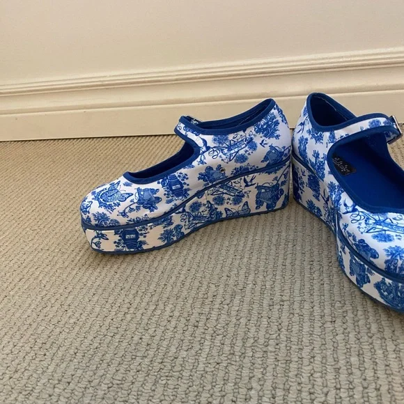 Blue and White Platform Mary Janes - Picture 3 of 6